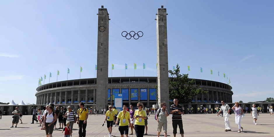 In dem Olympiastadion in Berlin fanden die Nazispiele von 1936 statt.