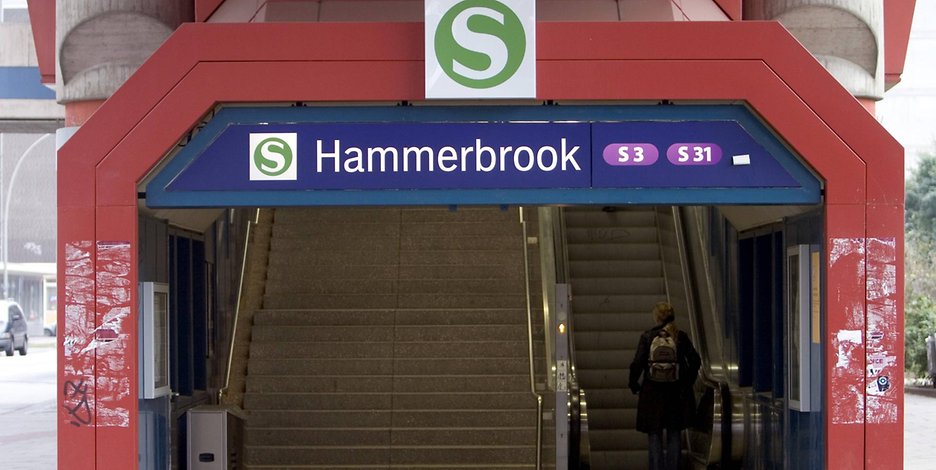 Ein Eingang des S-Bahnhofs Hammerbrook.