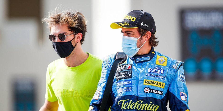 Pierre Gasly (l.) und der spanische Ex-Weltmeister Fernando Alonso