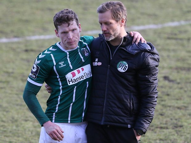 Haben sich in der Kabine wohl nicht in den Arm genommen: VfB-Trainer Rolf Landerl und Ex-Vize-Kapitän Florian Riedel