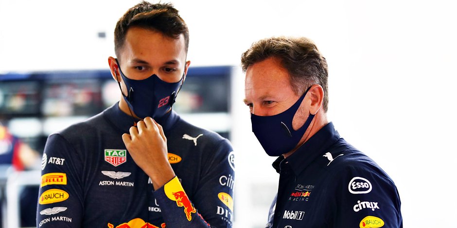 Alexander Albon (l., mit Red-Bull-Teamchef Christian Horner) ist als Fahrer für das Red-Bull-Ferrari-Team eingeplant.