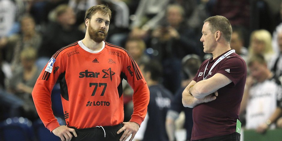 Handball-Bundestrainer Alfred Gislason (r.) kritisiert die Kritik seines Torwarts Andreas Wolff an Mitspielern, die nicht zur WM nach Ägypten reisen