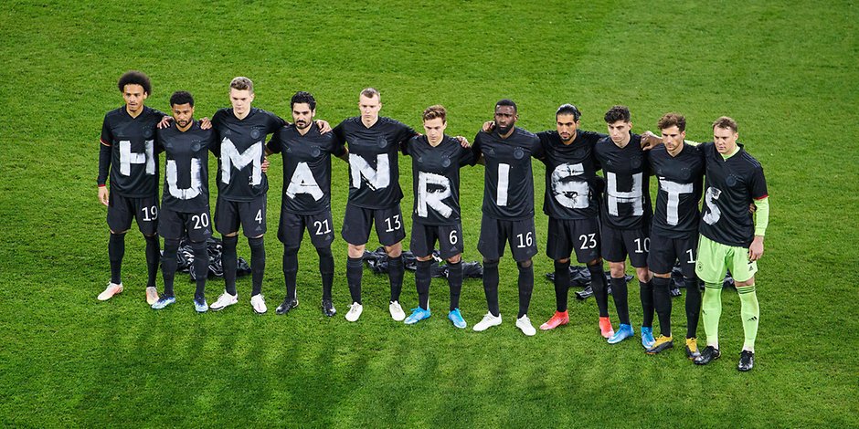 Die deutsche Nationalmannschaft will auch im kommenden Spiel gegen Nordmazedonien für Einhaltung der Menschenrechte protestieren.