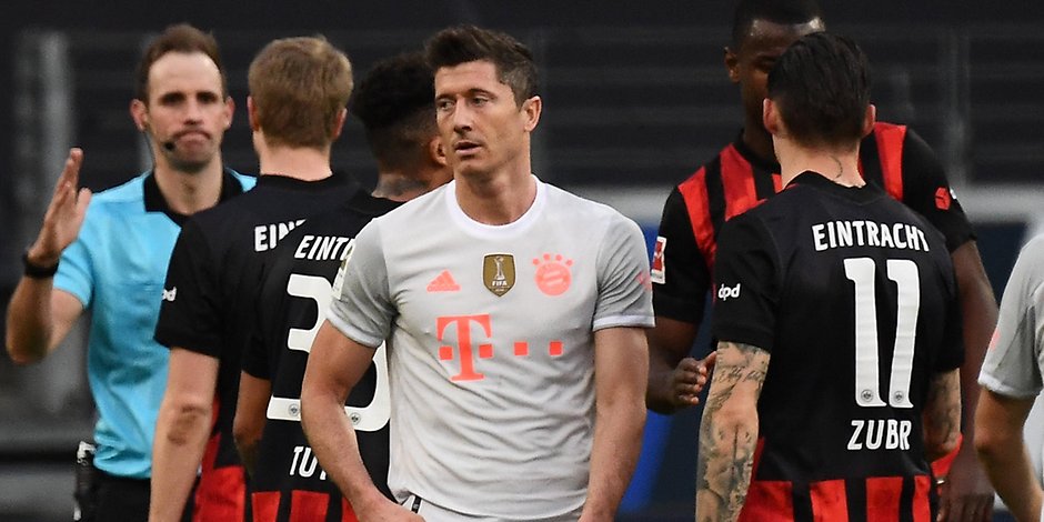 Robert Lewandowski erzielte zwar ein Tor, seine Bayern verloren aber trotzdem in Frankfurt