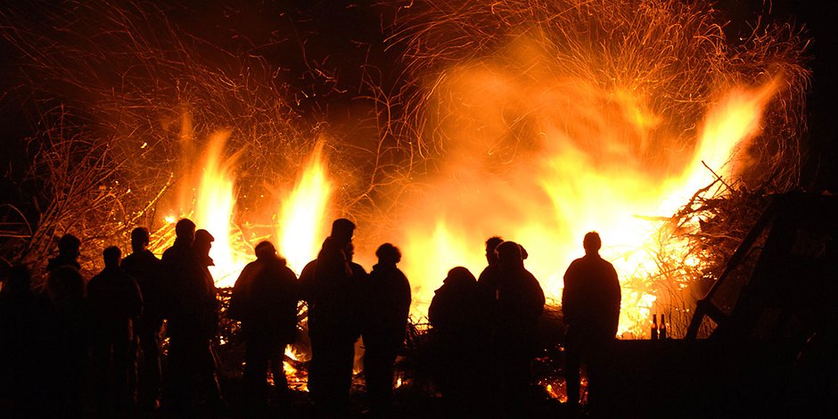 Auch in diesem Jahr wieder keine Flammen gegen böse Geister. Das Osterfeuer wurde dieses Jahr bereits im Landkreis Uelzen verboten. (Symbolbild)