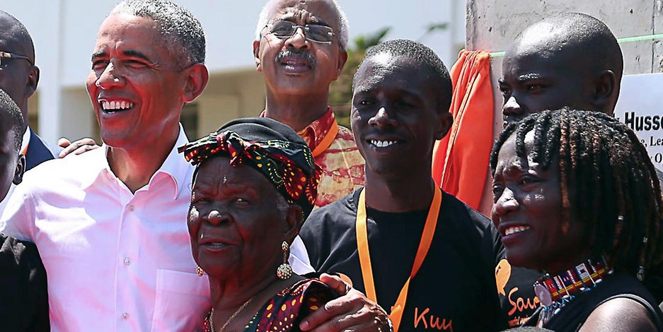 Ex-US-Präsident Barack Obama und seine Stief-Oma Sarah in Kenia.