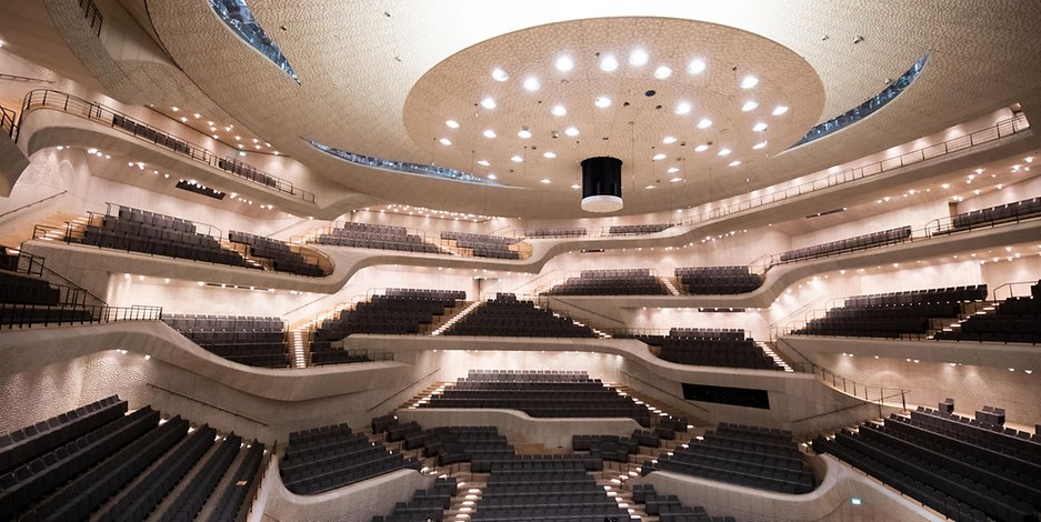 Mit einem Pilotprojekt wie dem in Berlin könnte sich der leere Saal in der Hamburger Elbphilharmonie bald wieder füllen. 