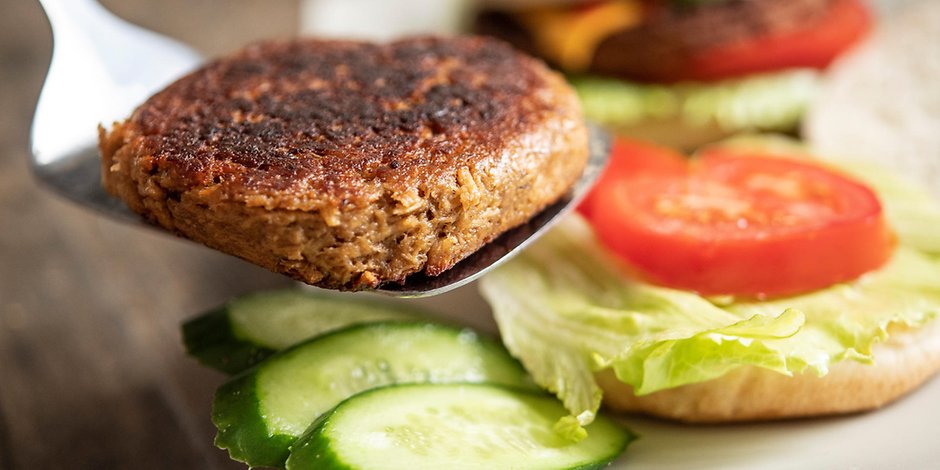 Unilever ruft das Produkt „Hack-Selig Burger“ der Marke „The Vegetarian Butcher“ zurück. (Symbolbild)