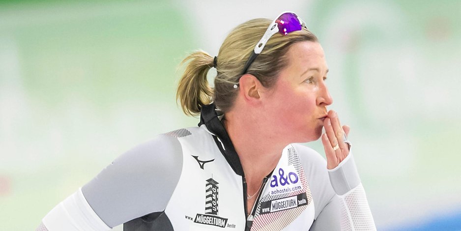Claudia Pechstein überraschte bei der Eisschnelllauf-Weltmeisterschaften in Heerenveen.