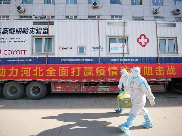 Mit harten Maßnahmen und Massentests will China den neuen Corona-Ausbruch unter Kontrolle bekommen.