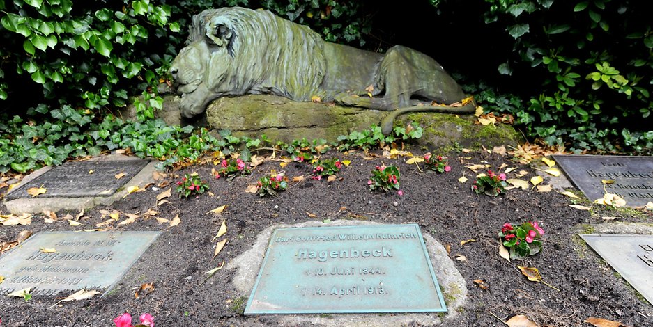 Vor sieben Jahren wurde der Bronze-Löwe vom Friedhof Ohlsdorf gestohlen.
