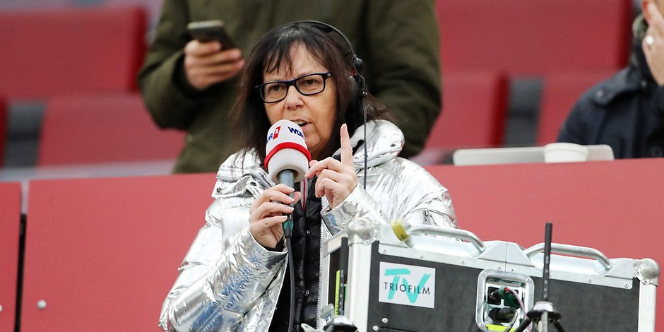 Pionierin Sabine Töpperwien kommentiert 2019 das rheinische Derby zwischen Köln und Leverkusen