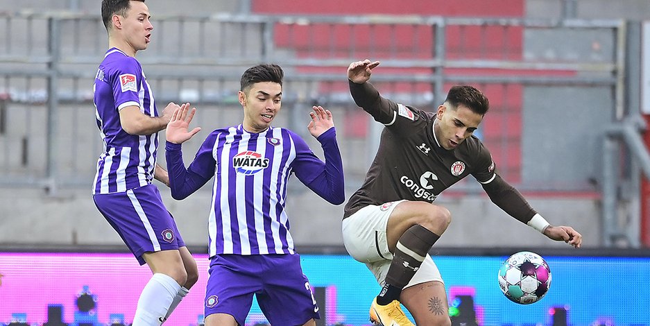 Im Hinspiel erkämpften sich Rodrigo Zalazar und St. Pauli am Millerntor ein 2:2 gegen Aue nach 0:2-Rückstand. Damals war der Kiezklub Tabellen-17.