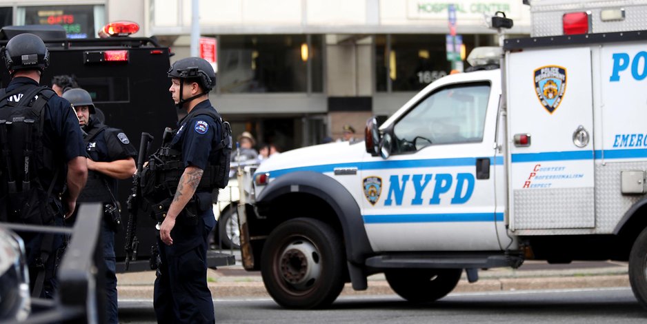 Im Bundesstaat New York haben Polizisten eine Neunjährige übel traktiert. (Symbolbild) 