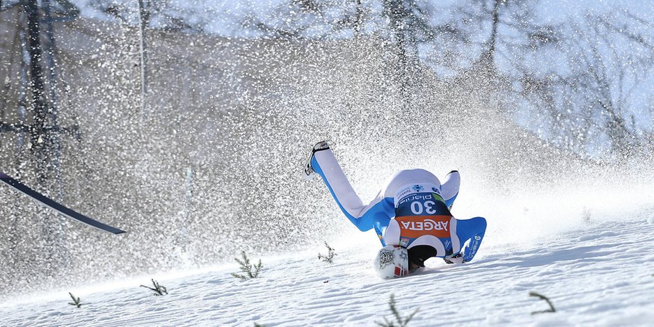 Der Team-Olympiasieger von 2018 Daniel Andre Tande ist am Donnerstag beim Skiflug-Weltcup in Planica schwer gestürzt.