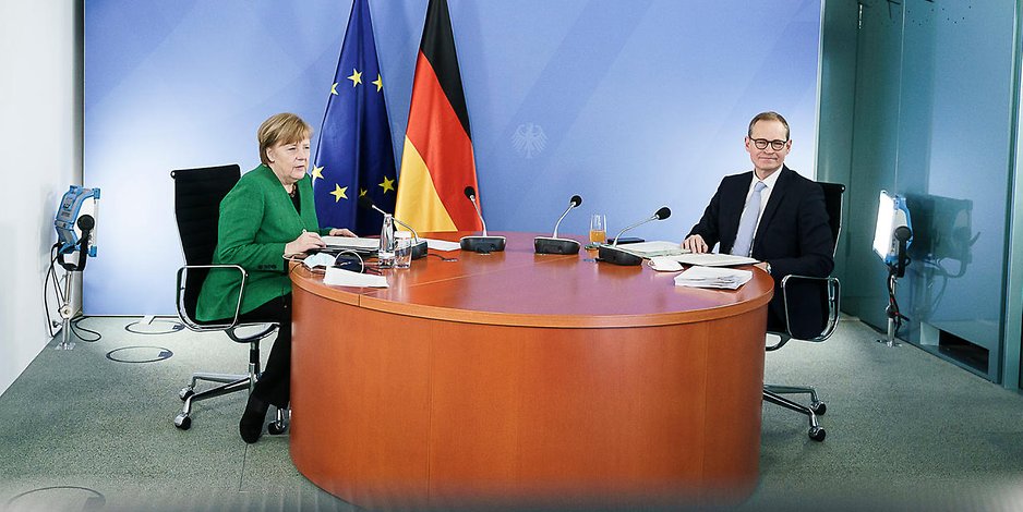 Bundeskanzlerin Angela Merkel (CDU) und Michael Müller (SPD), Vorsitzender der Ministerpräsidentenkonferenz und Regierender Bürgermeister von Berlin, bei den Corona-Beratungen.