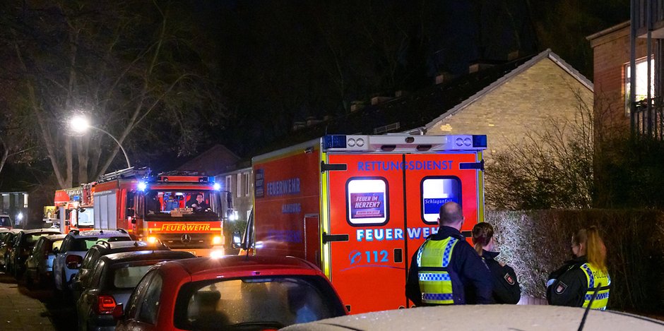 Feuerwehreinsatz in Eidelstedt wegen eines angeblich explodierten Fernsehers.  