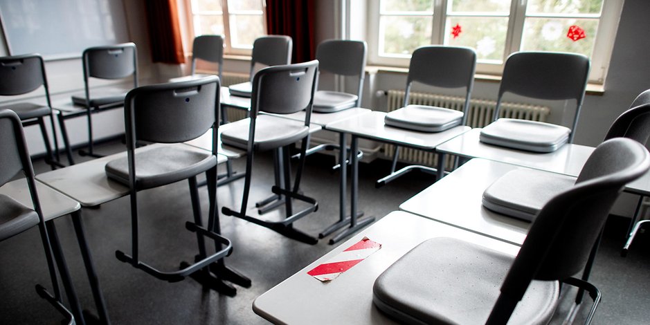 Ende Januar ist es fast ein halbes Schuljahr, in dem Hamburgs Schülerinnen und Schüler keinen regulären Unterricht mehr hatten. Damit ihnen dies keine Nachteile bringt, werden nun einige Anpassungen vorgenommen. 