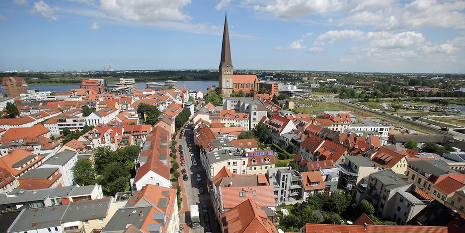Eine App macht es möglich: In Rostock dürfen die Menschen wieder auf Normalität hoffen. 
