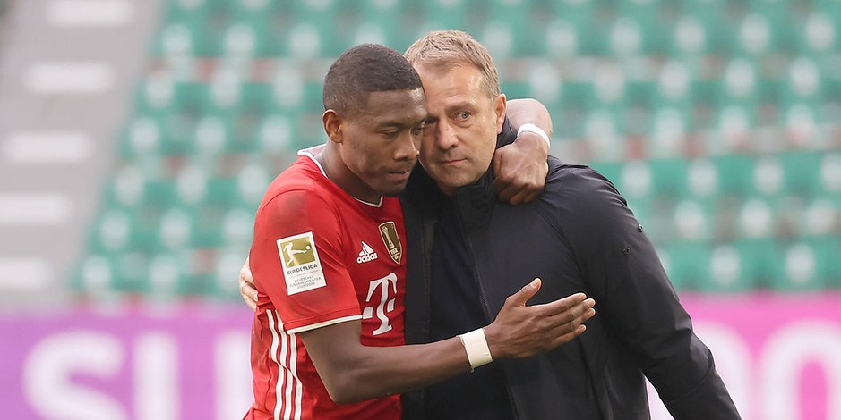 Emotionaler Auftakt der Abschiedstour: David Alaba (l.) und Hansi Flick nach dem Wolfsburg-Spiel 