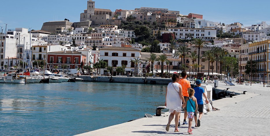 Die beliebte Urlaubsinsel Ibiza ist abgeriegelt.