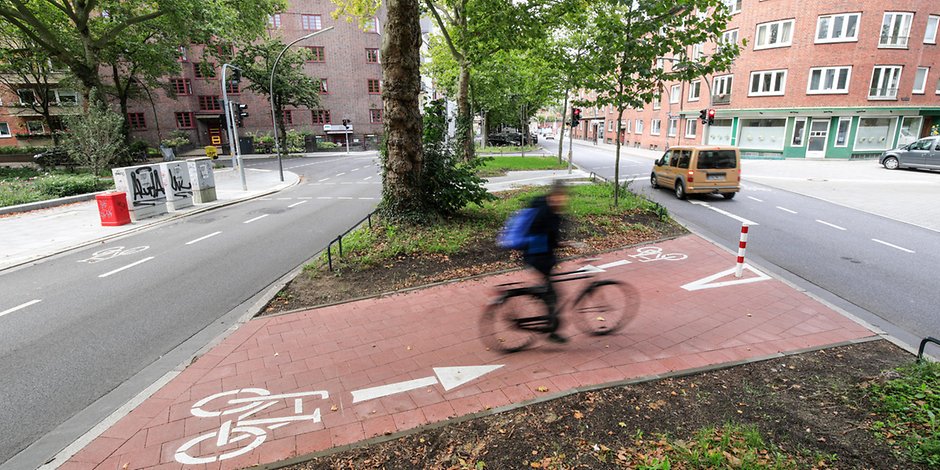 Hamburgs kürzester Radweg an der Julius-Leber-Straße – wozu ist der gut?
