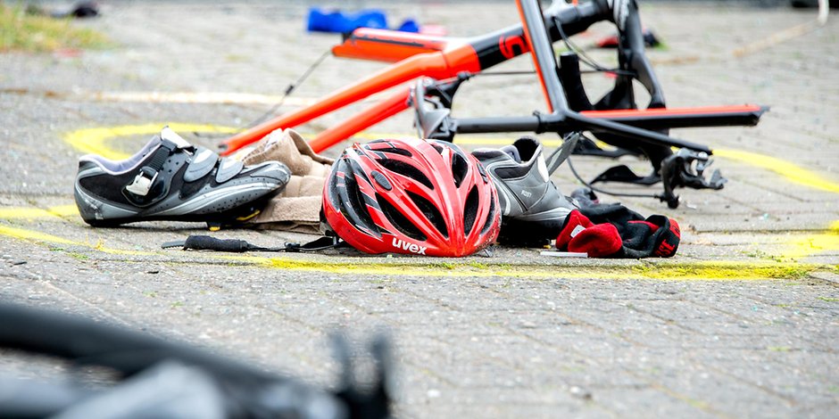 Bei dem Unfall wurden vier Fahrradfahrer verletzt. (Symbolfoto)