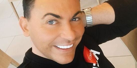 Matthias Mangiapane: So posiert er auf Instagram mit strahlendem Lächeln für seine Follower.