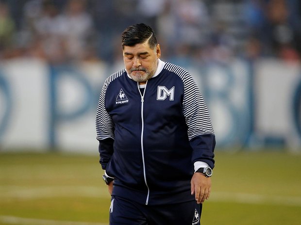 Diego Maradona: Der Trainer von Gimnasia y Esgrima La Plata gehört zur Corona-Risikogruppe