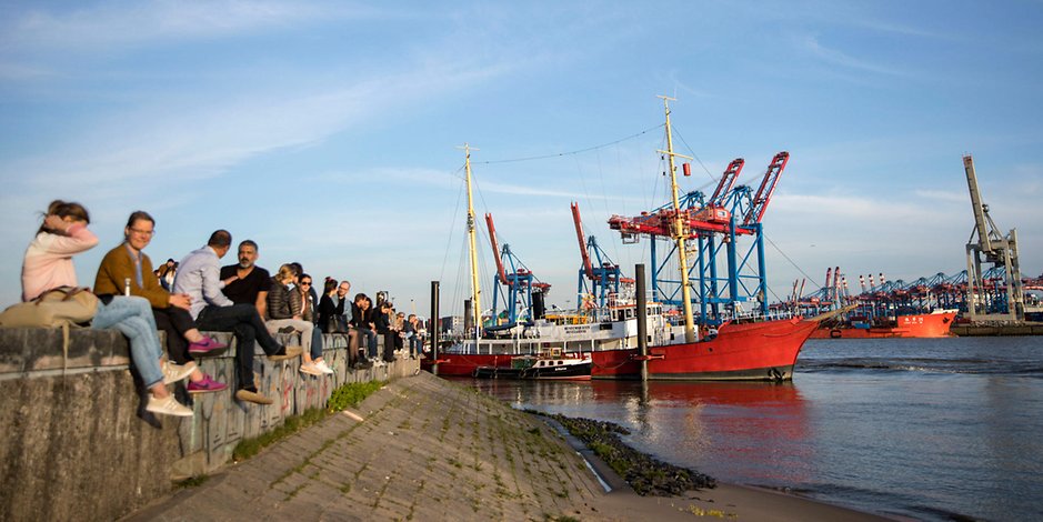 Hamburg schraubt die Corona-Maßnahmen zurück – und fährt das öffentliche Leben wieder hoch.