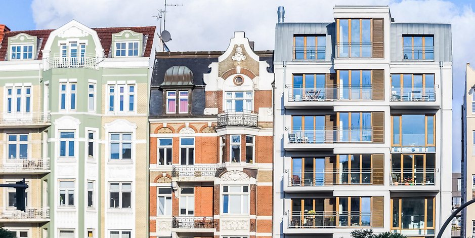 Altbau neben Neubau: In Hamburg gibt es viele schöne Wohnungen, sie sind nur viel zu teuer.