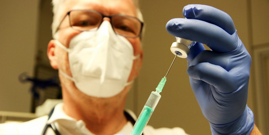 In Deutschland wird wohl Ende Dezember der erste Corona-Impfstoff zugelassen.