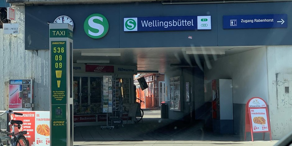 Der Kiosk am S-Bahnhof Wellingsbüttel: Eine Maske kostet hier 30 Euro.