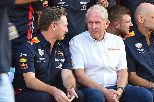 Red-Bull-Teamchef Christian Horner und Sportchef Dr. Helmut Marko verdächtigen Mercedes der Trickserei.