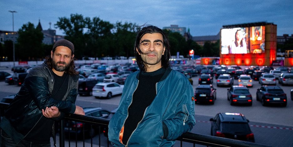 Regisseur Fatih Akin besuchte die Vorstellung seines Films im Autokino auf dem Heiligengeistfeld (St. Pauli).