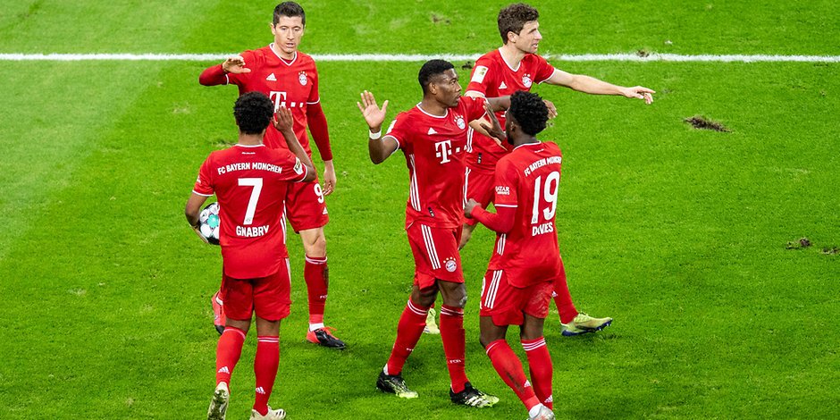 Die Bayern feiern den Ausgleich durch Robert Lewandowski