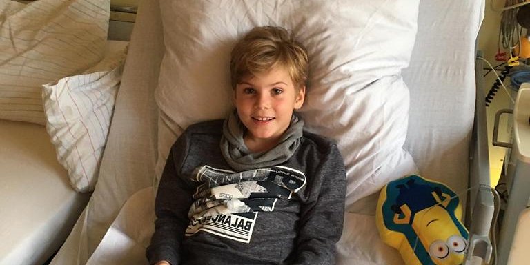 Justus (7) ist seit Mitte Oktober im Krankenhaus.