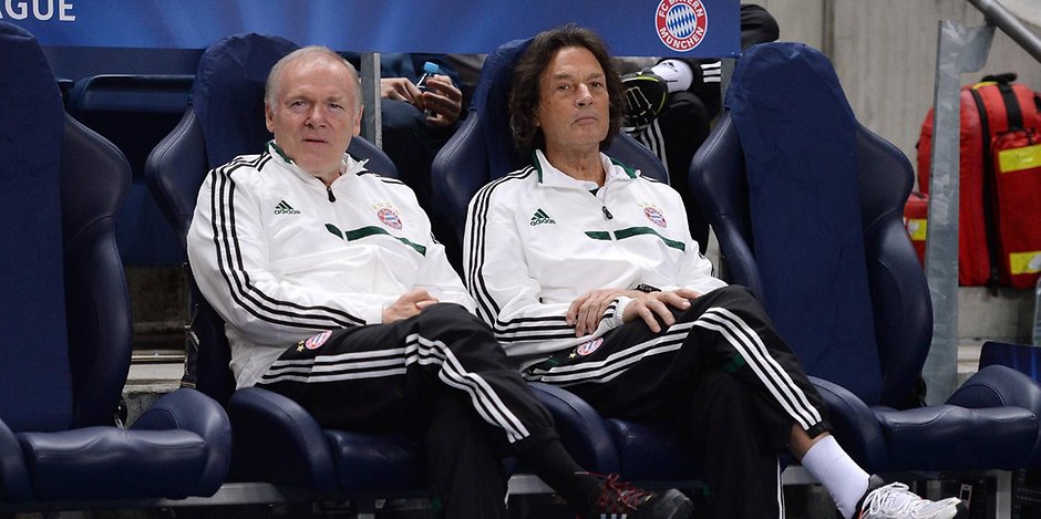 Zwei echte Bayern-Urgesteine: Hermann Gerland (l.) und Dr. Müller-Wohlfahrt (r.). 40 Jahre lang arbeitete der Mannschaftsarzt bei dem Rekordmeister, im Sommer verlässt Müller-Wohlfahrt den Verein.
