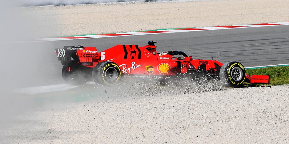 Sebastian Vettel rumpelte beim Formel-1-Test in Barcelona durchs Kiesbett.