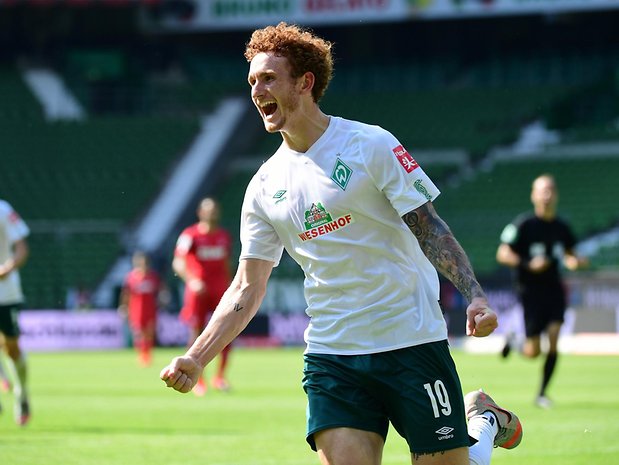 6:1! Werder Bremen und Joshua Sargent feiern das Erreichen der Relegation.