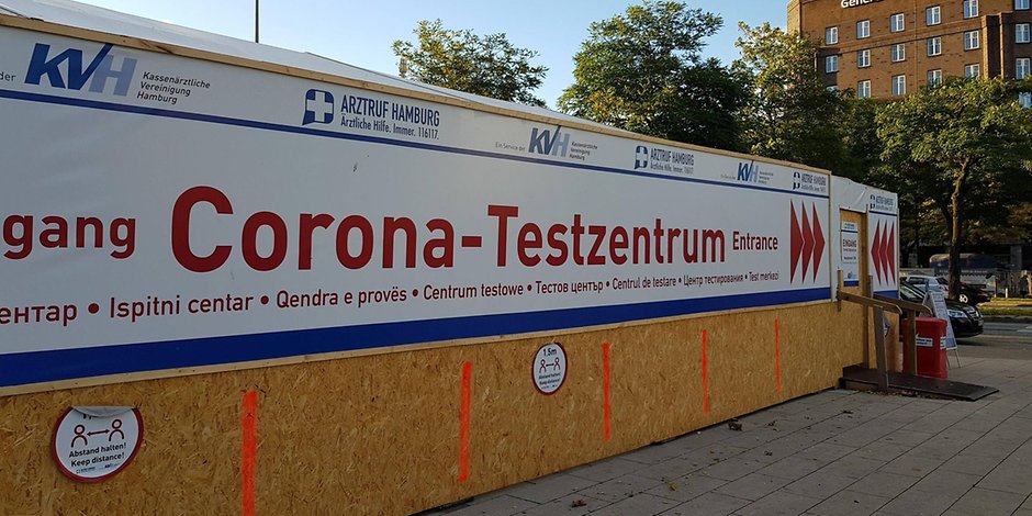 In Hamburg kann man sich an verschiedenen Orten auf Corona testen lassen. Auch am Hauptbahnhof gibt es ein Testzentrum.