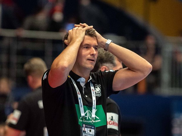 Bundestrainer Christian Prokop in der Schlussphase des deutschen EM-Spiels gegen Kroatien