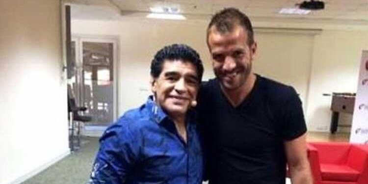Ex-HSV-Star Rafael van der Vaart trauert auch deshalb um Diego Maradona, weil er auf dem Feld eine ähnliche Position bekleidete.