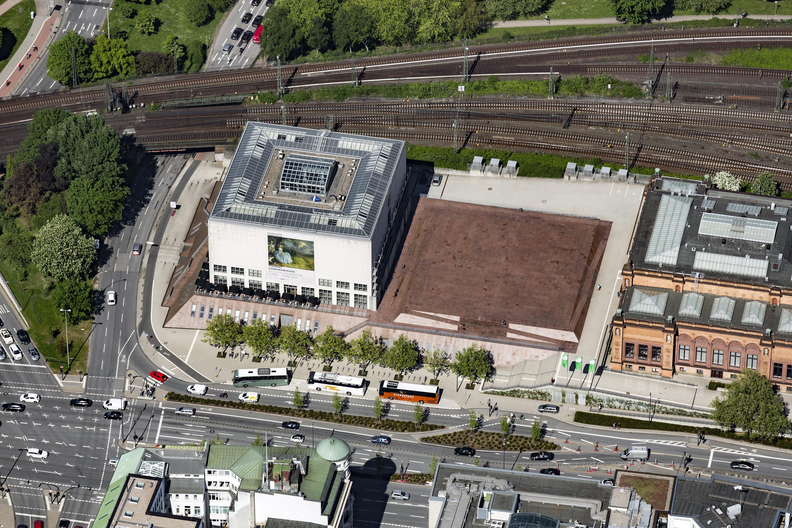 Die Galerie der Gegenwart und die Hamburger Kunsthalle liegen direkt an einer großen Kreuzung.