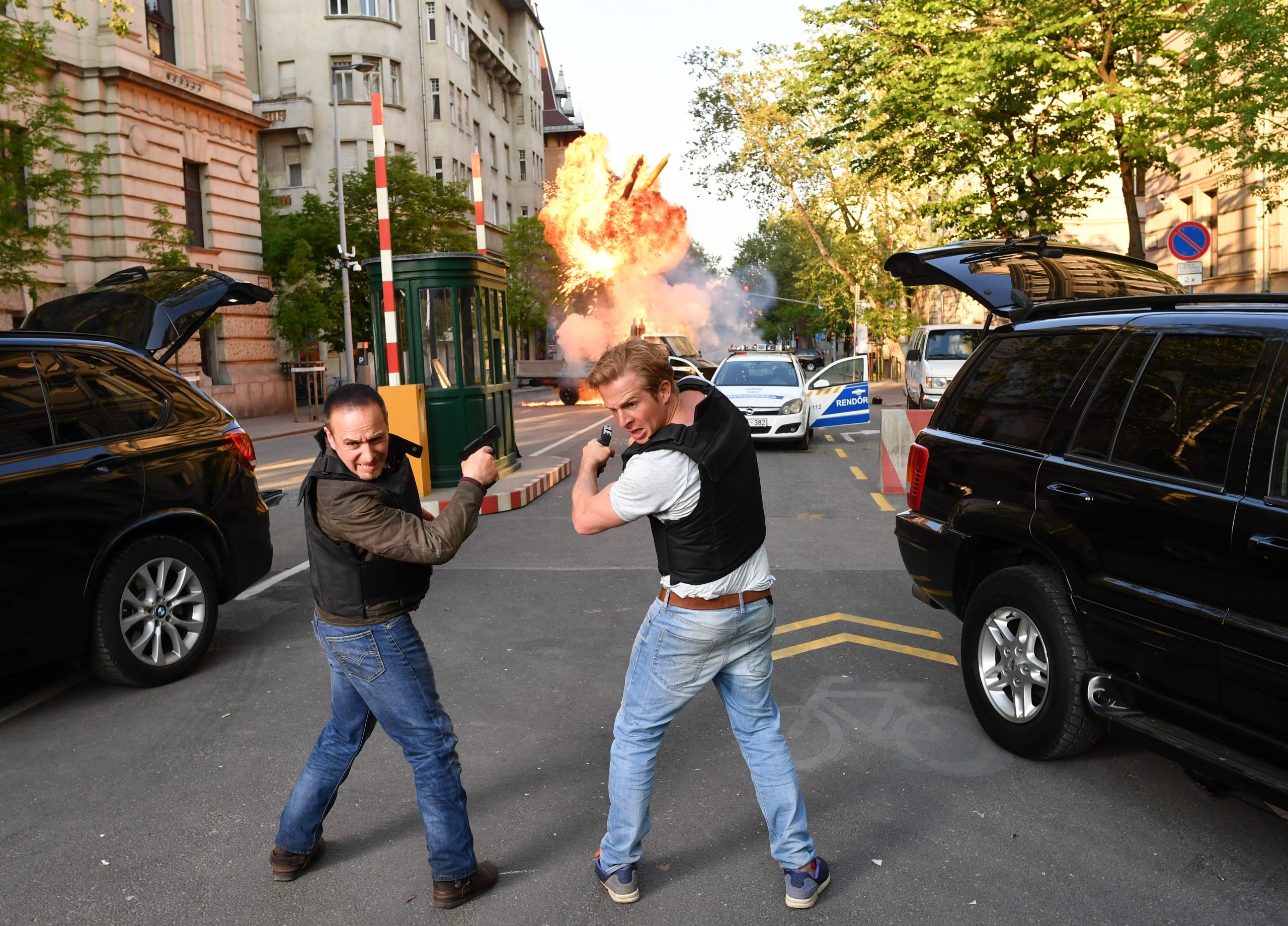 Erdogan Atalay (l.) als Semir Gerkhan und Daniel Roesner als Paul Renner in einer älteren Folge von „Alarm für Cobra 11“.
