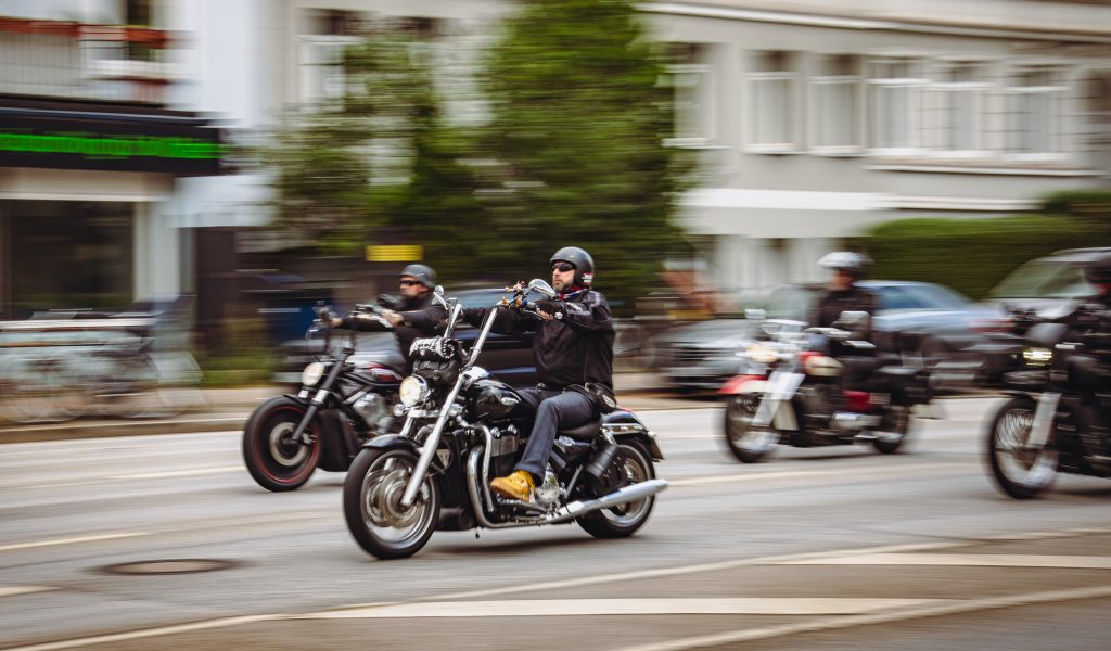Motorradfahrer bei der Demo gegen Sonntagsfahrverbote in Hamburg.