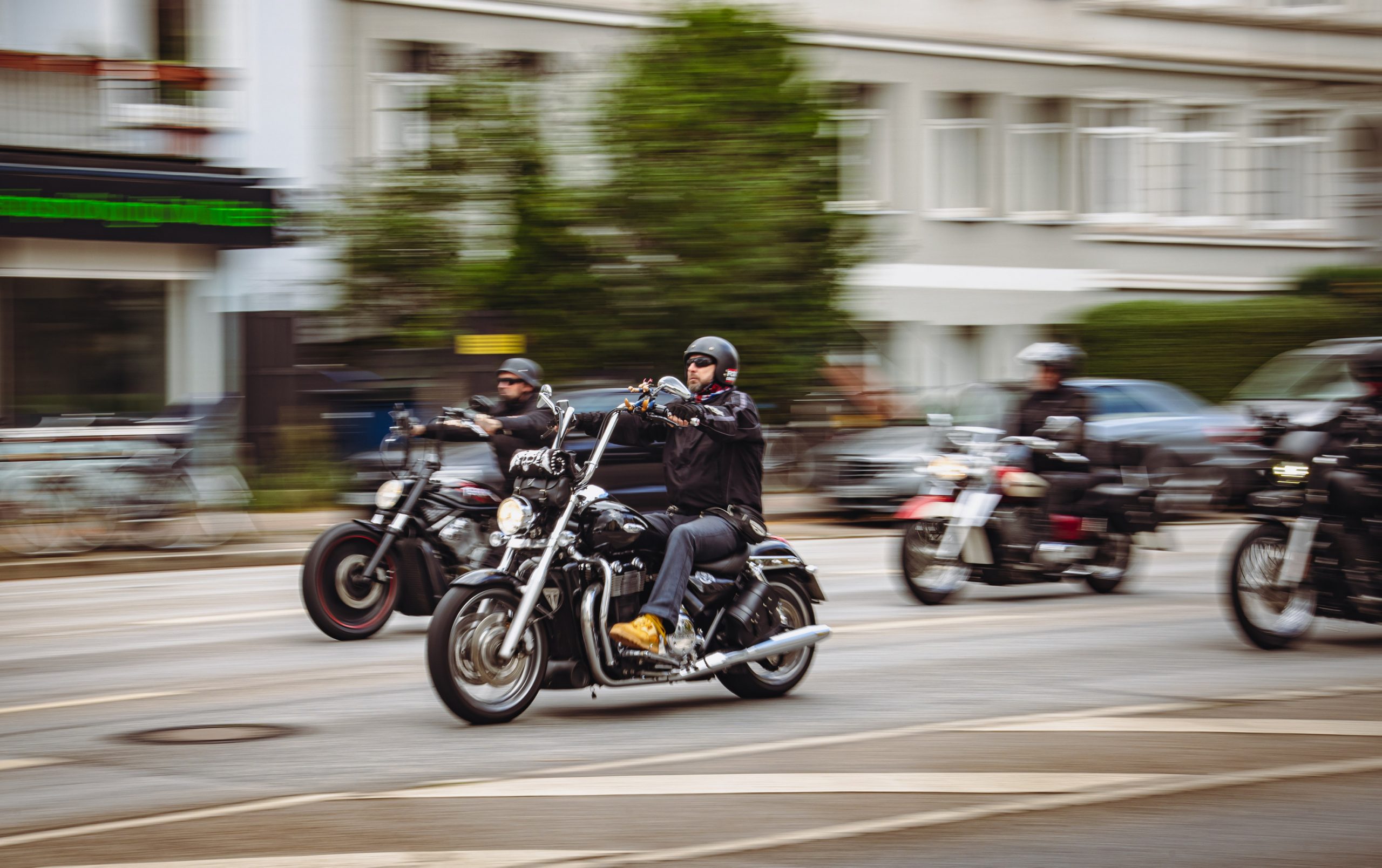 Motorradfahrer bei der Demo gegen Sonntagsfahrverbote in Hamburg.