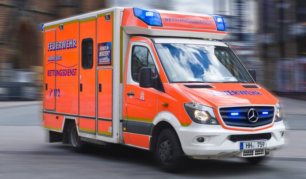 Rettungsdienst Einsatzfahrt Blaulichtfahrt Einsatzwagen Einsatzfahrzeug Blaulicht Feuerwehr Hamburg Ambulanz Notarzt Not