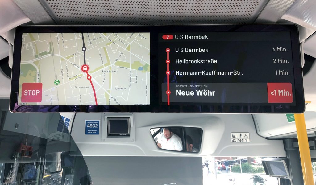 Auf den neuen Anzeigen der Hochbahn-Busse gibt's jetzt die Ankunfszeit in Echtzeit.