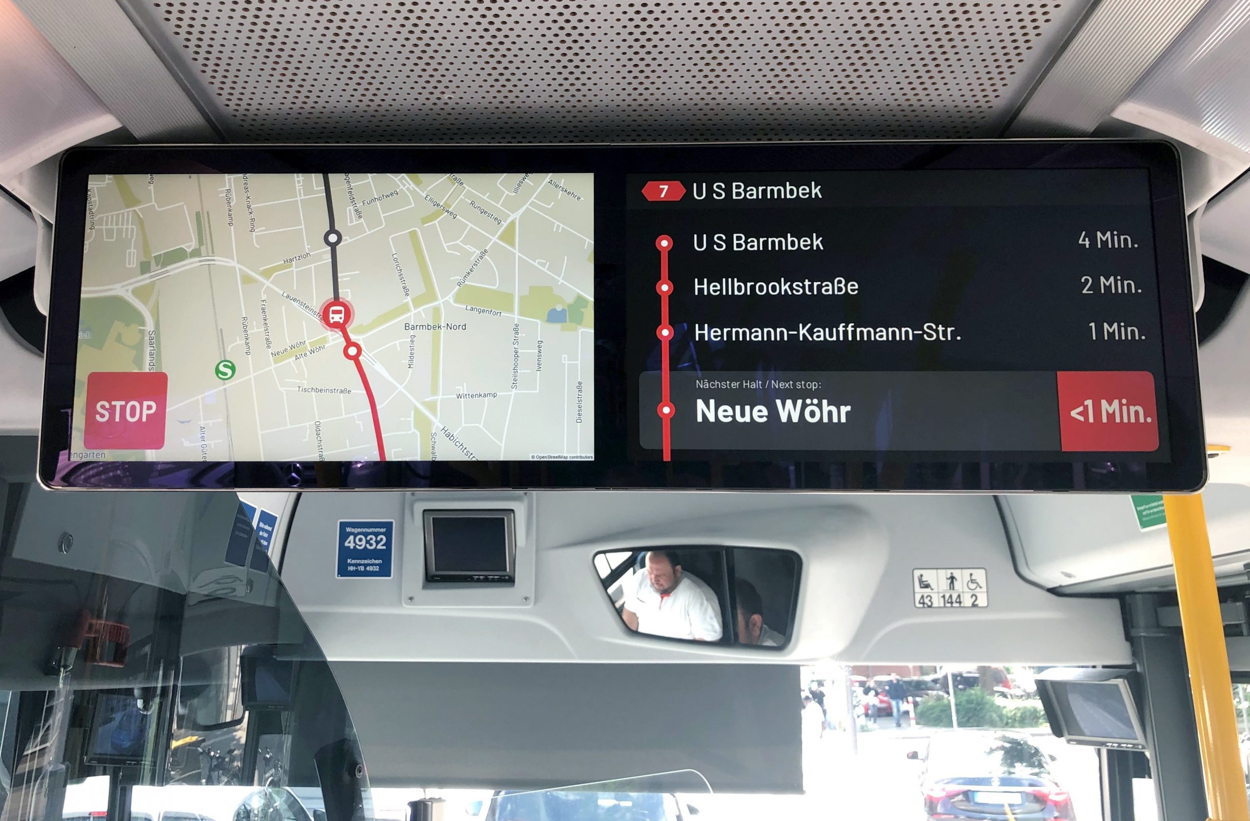 Auf den neuen Anzeigen der Hochbahn-Busse gibt's jetzt die Ankunfszeit in Echtzeit.